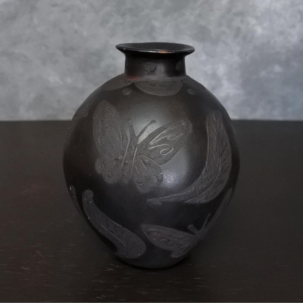 Vintage Signed Peruvian Chulucanas Handmade Art Pottery Butterfly Vase